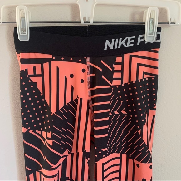 Nike Pro Dri-Fit Pink Black Geometric Crop Legging - Picture 2 of 10